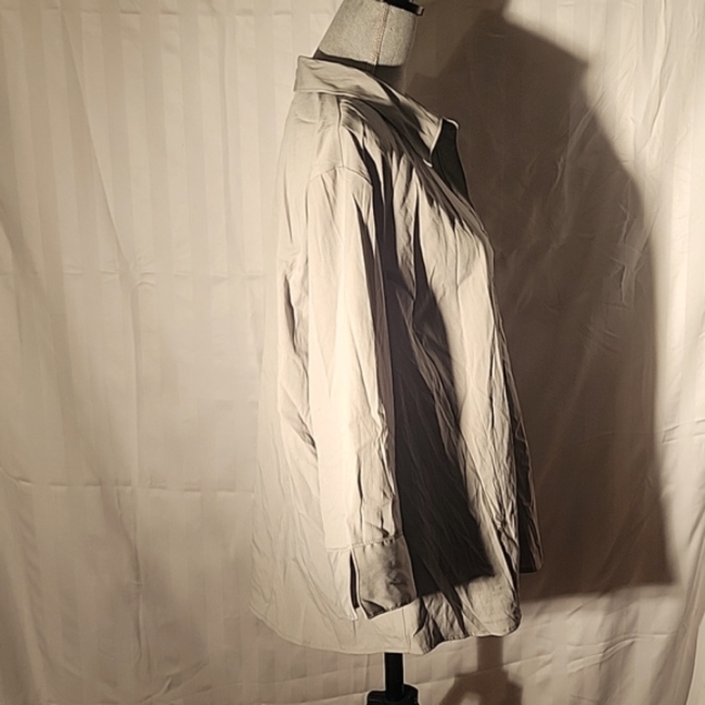Fred David Woman's Stretchy Beige Button Down Quarter Sleeve Blouse, 3X, NWT - Picture 6 of 8